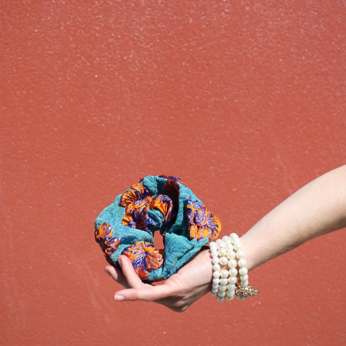 ORANGE SCRUNCHY