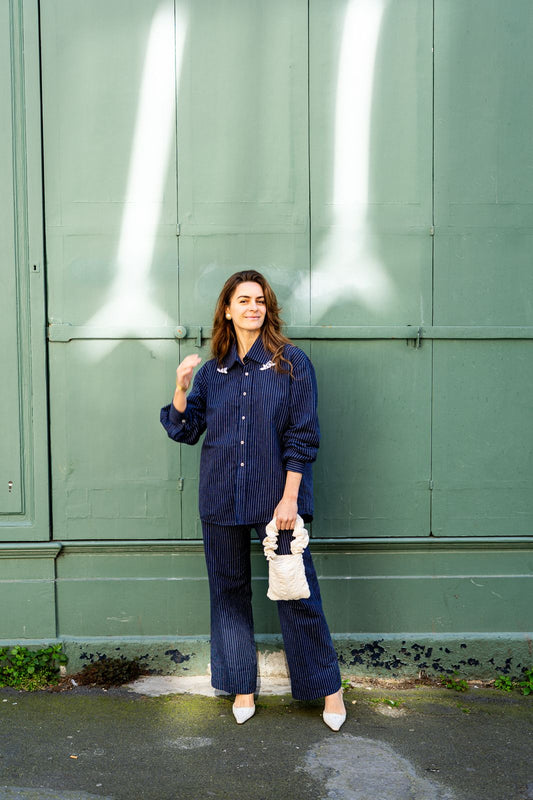 Joan loves a blue hour