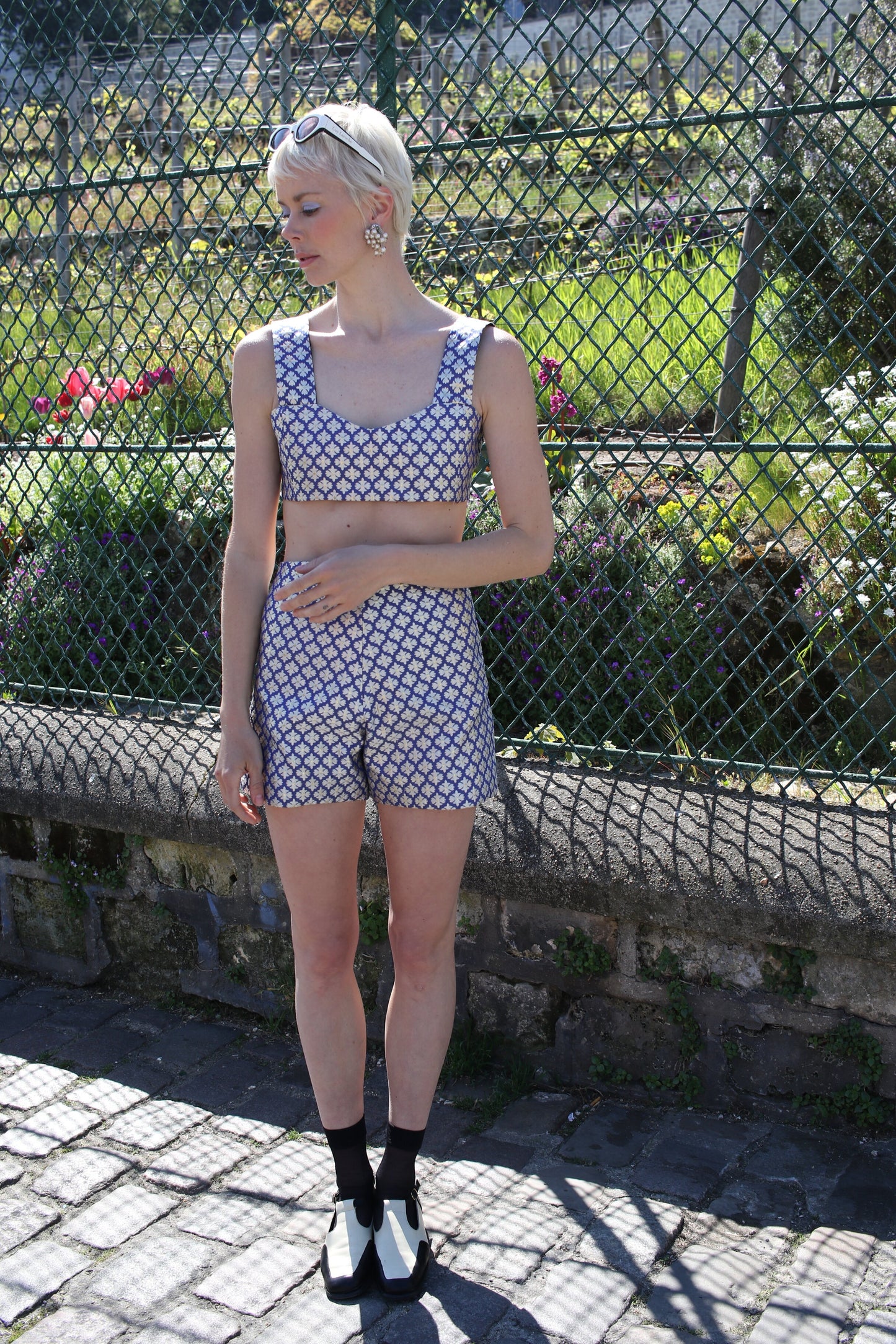 GRETA SHORT TOP - SILVER