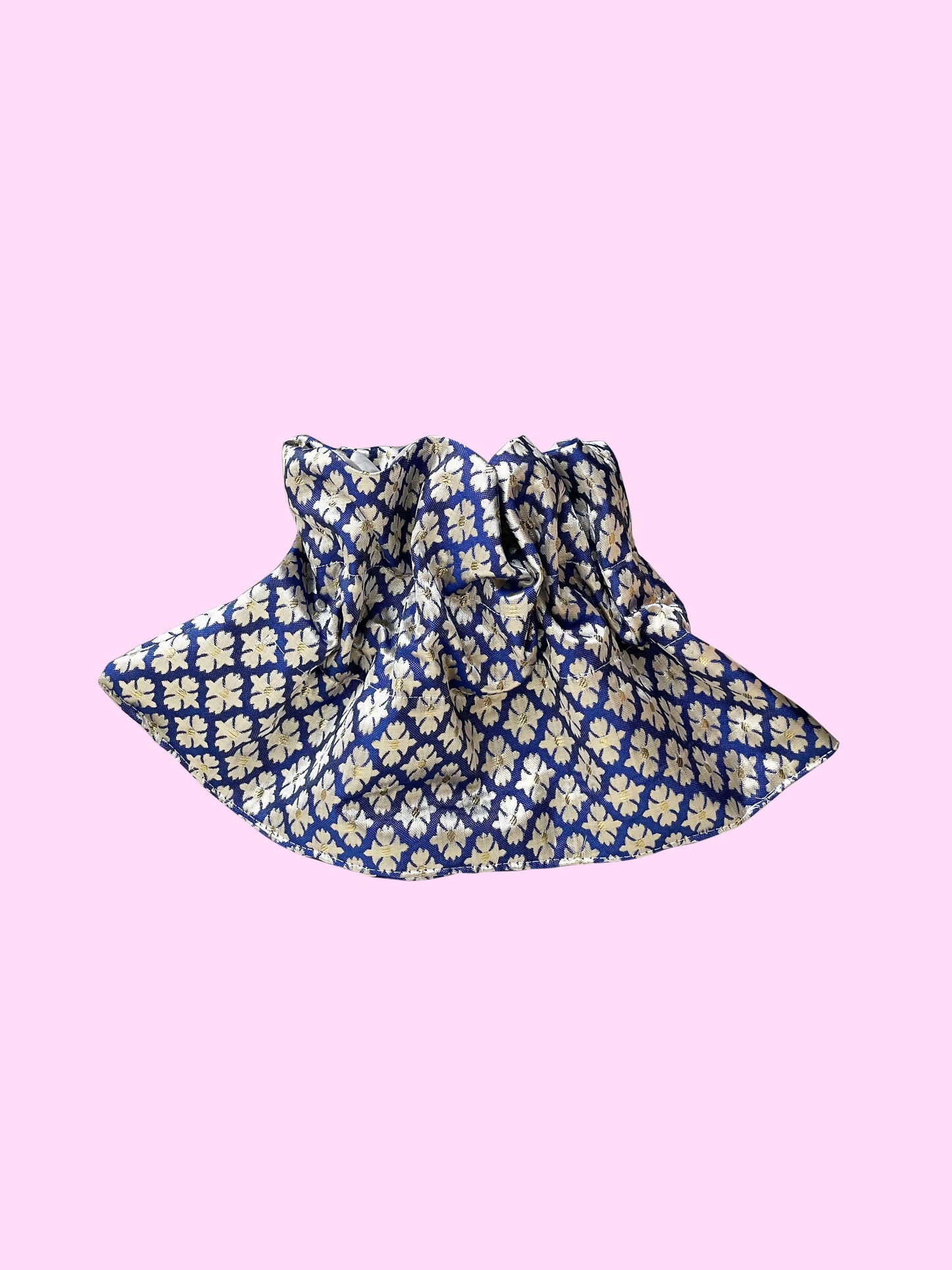 Scrunchy Pouch - Silver brocade
